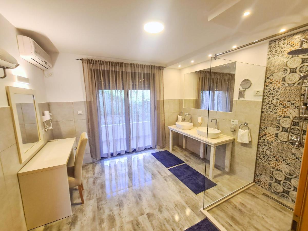 Hotel Freiburg Улцинь Екстер'єр фото
