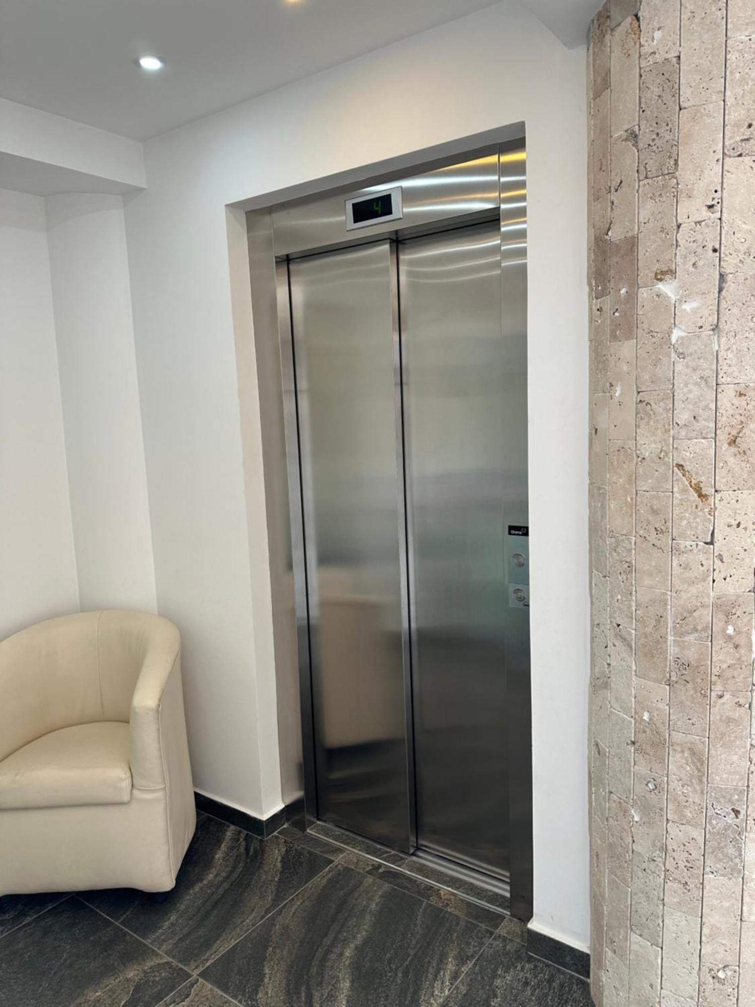 Hotel Freiburg Улцинь Екстер'єр фото