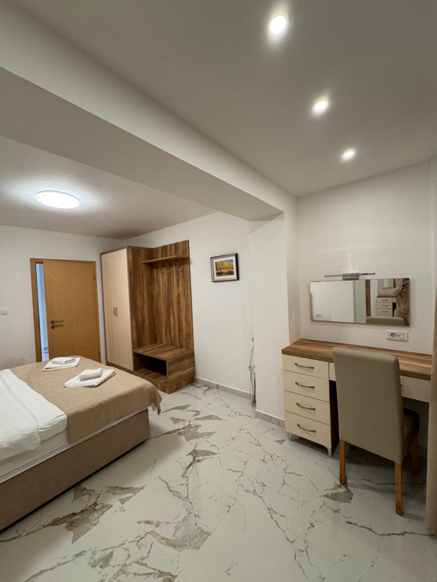 Hotel Freiburg Улцинь Екстер'єр фото