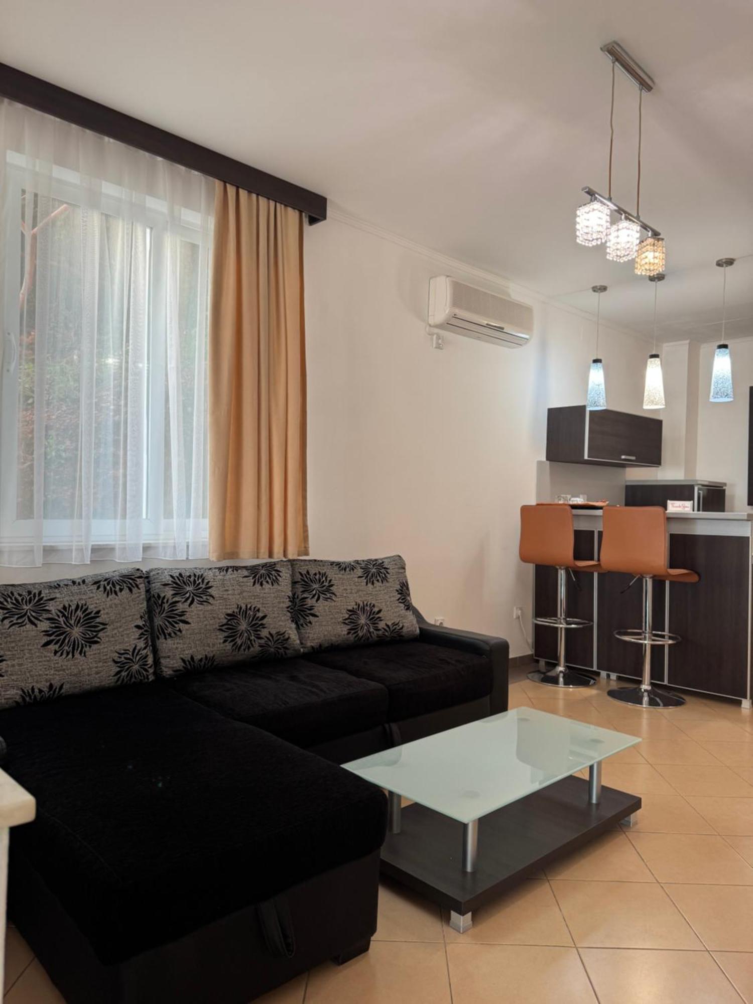 Hotel Freiburg Улцинь Екстер'єр фото