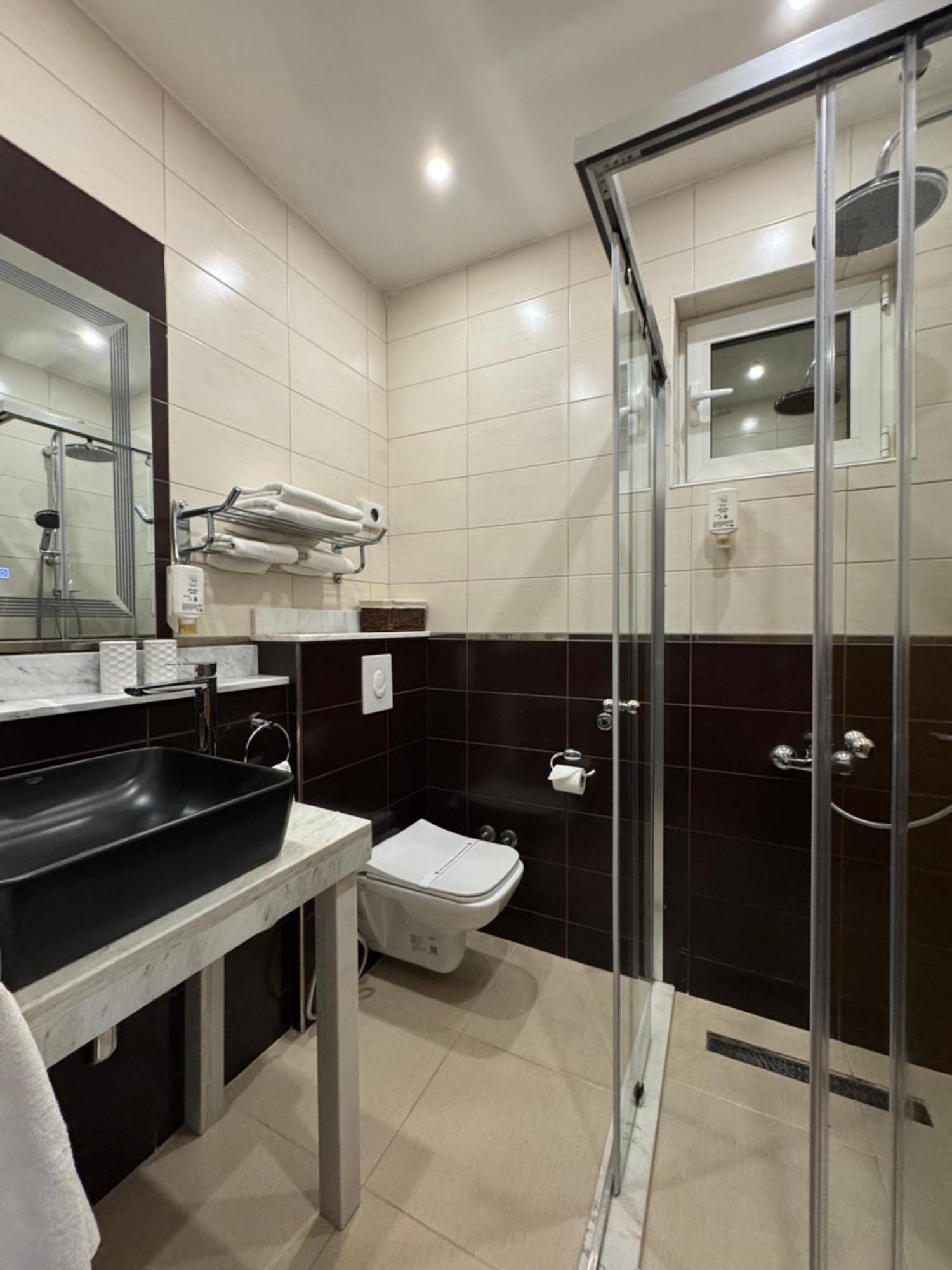 Hotel Freiburg Улцинь Екстер'єр фото