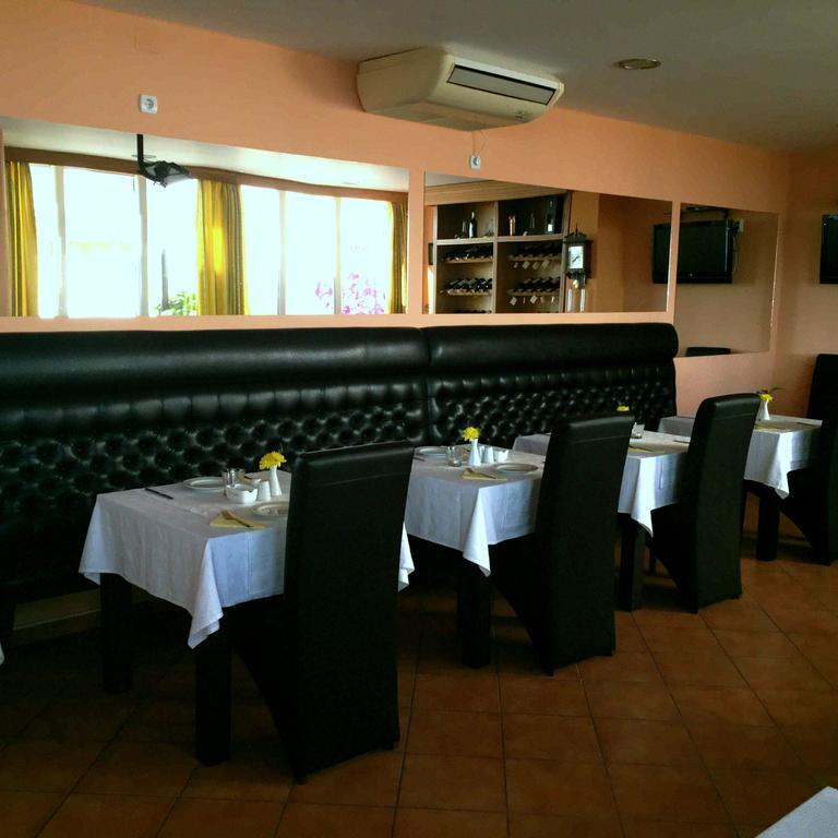Hotel Freiburg Улцинь Екстер'єр фото