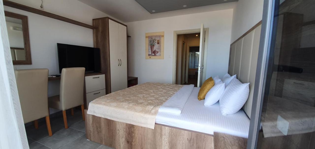 Hotel Freiburg Улцинь Екстер'єр фото