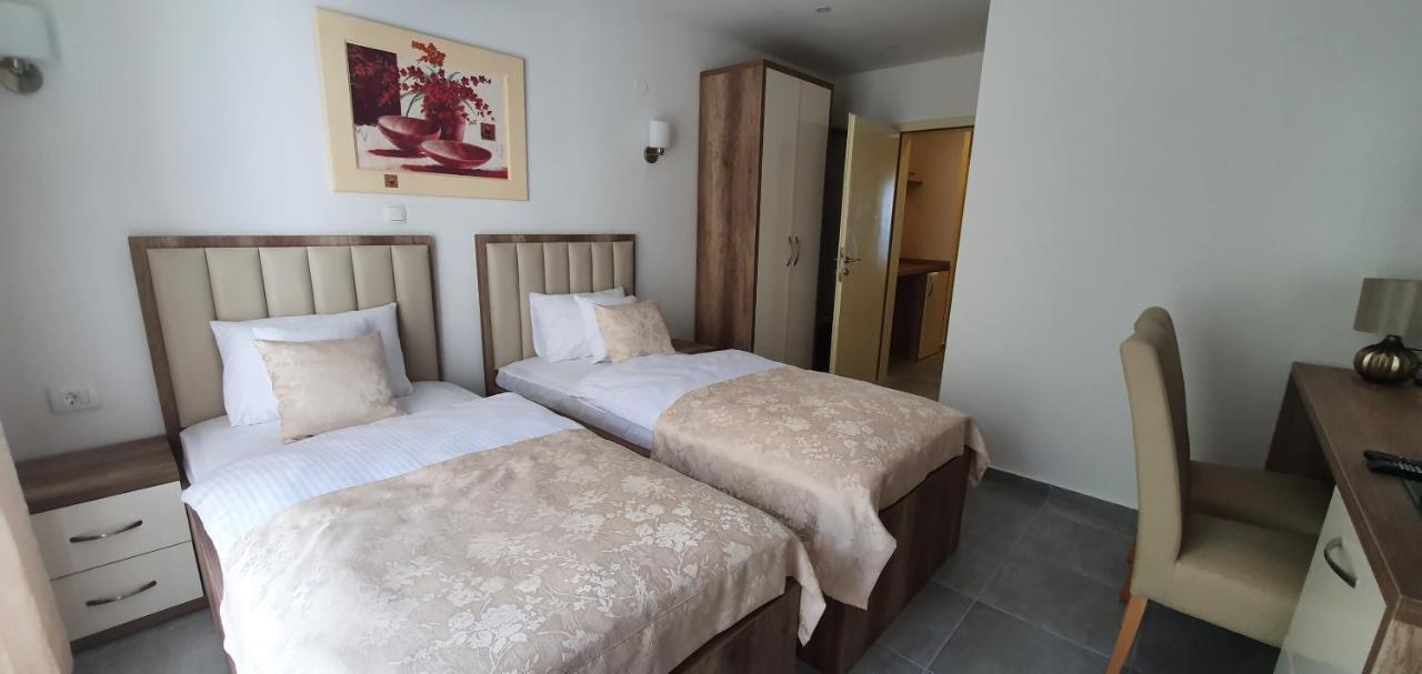 Hotel Freiburg Улцинь Екстер'єр фото