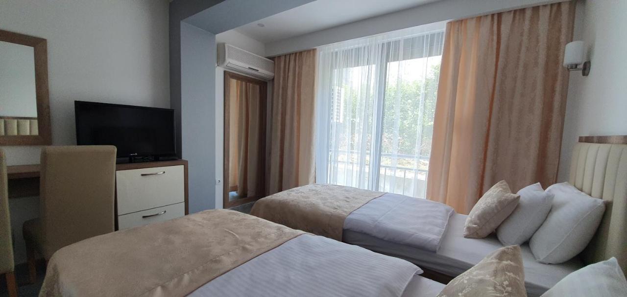 Hotel Freiburg Улцинь Екстер'єр фото